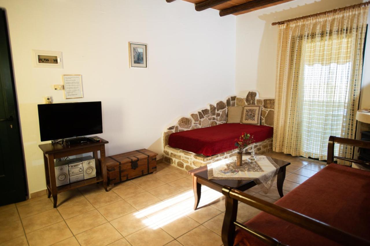 Sivas Apartments-Studios,Sigelakis With Very Nice View Buitenkant foto