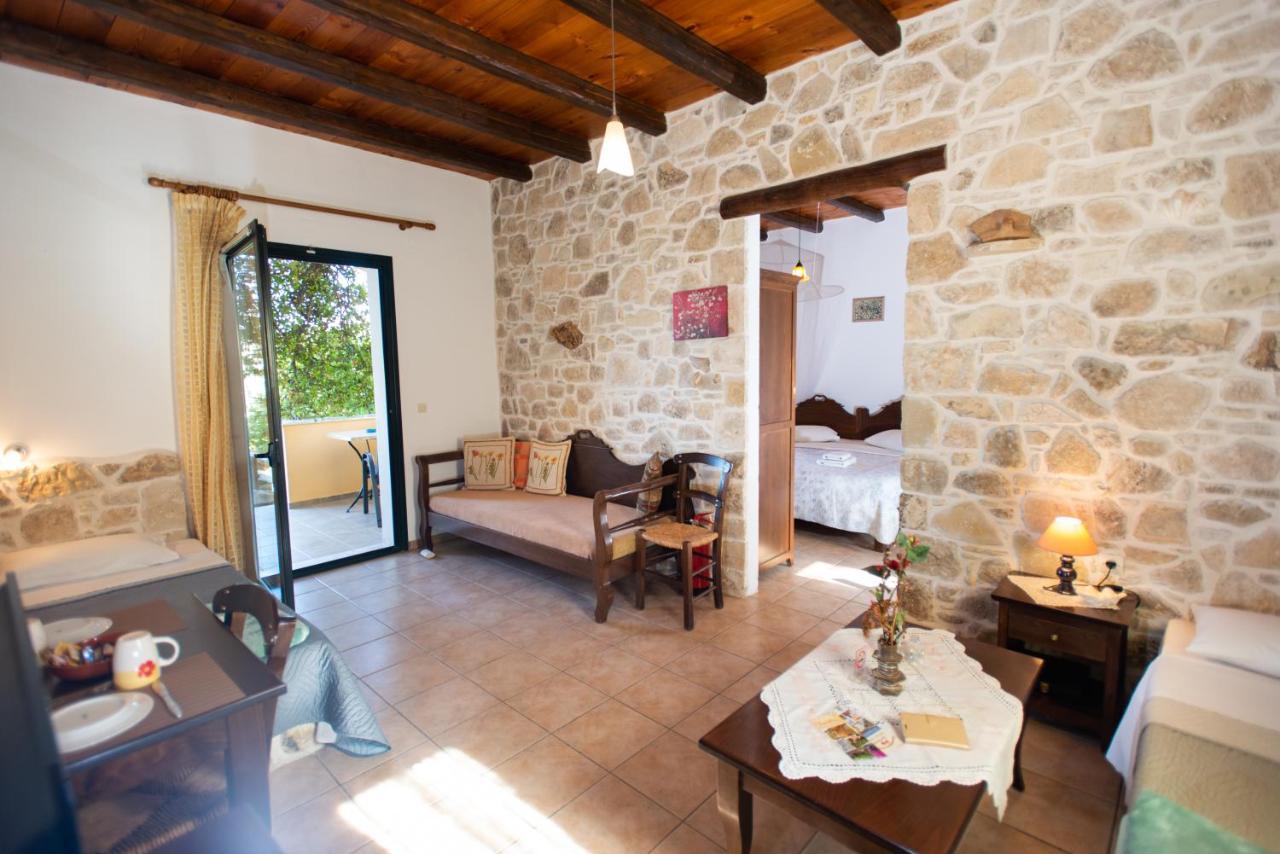 Sivas Apartments-Studios,Sigelakis With Very Nice View Buitenkant foto