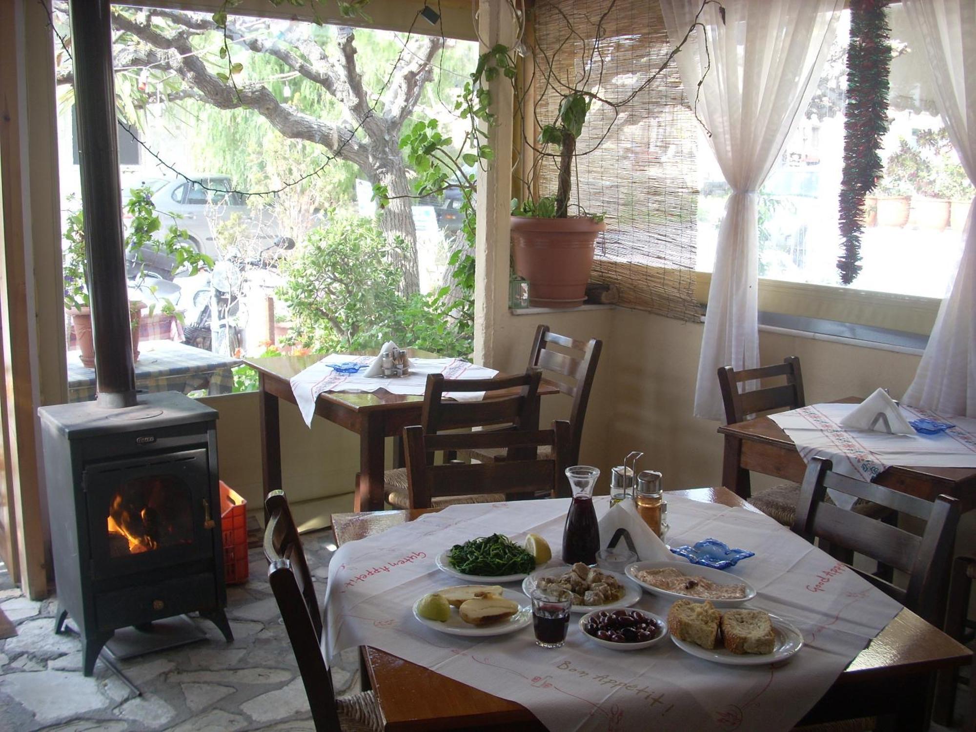 Sivas Apartments-Studios,Sigelakis With Very Nice View Buitenkant foto